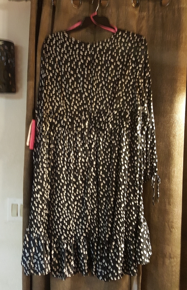 Dress - Picture 5 of 5